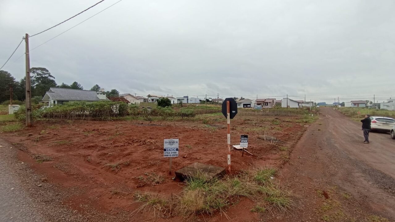 Terreno Esquina no Alesgut