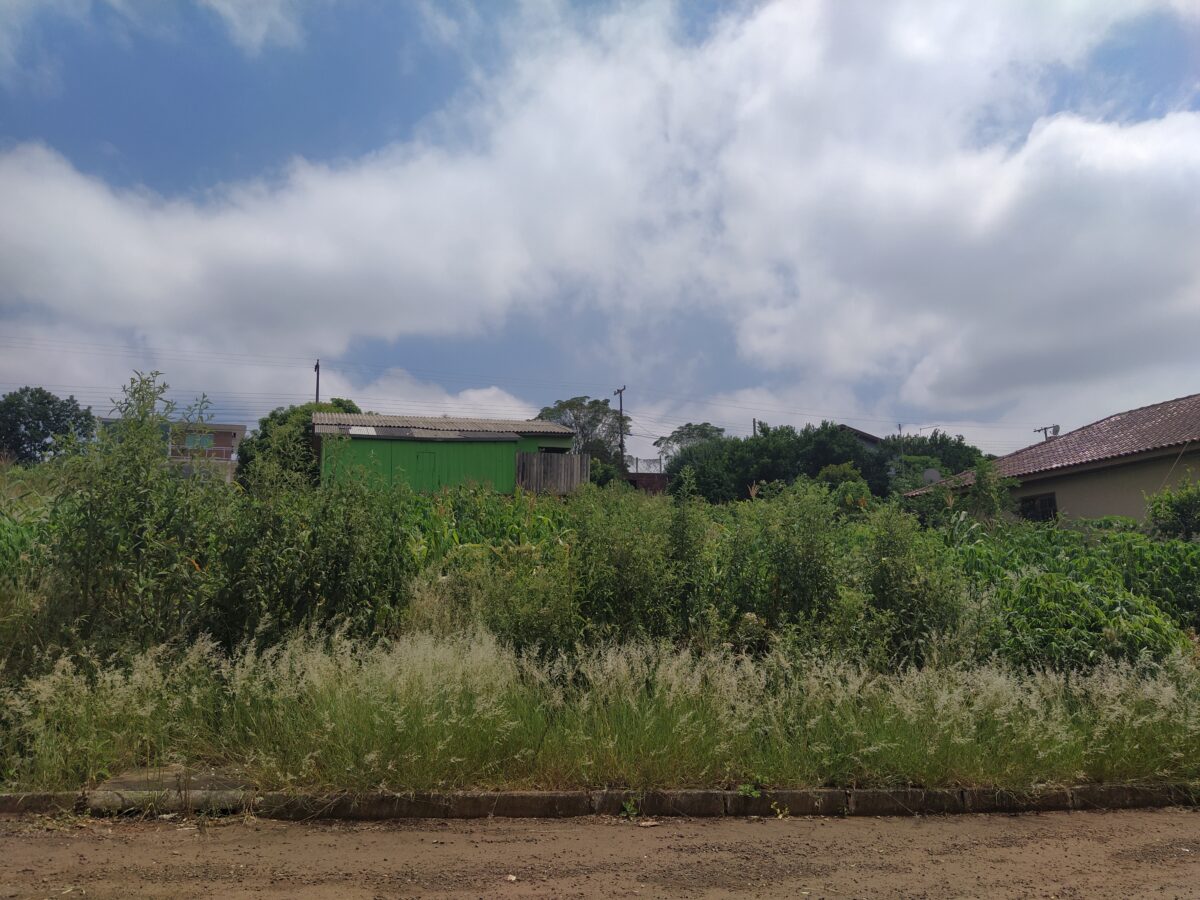 Terreno  de esquina em Canabarro